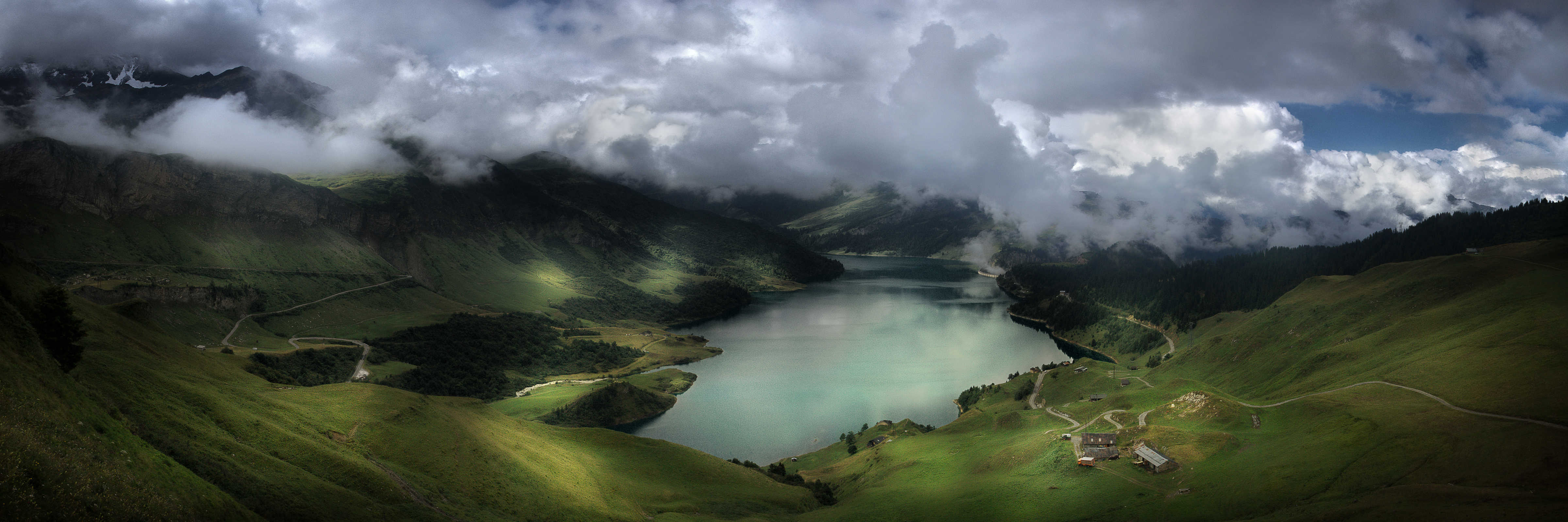 Le Lac de Roselend en Été